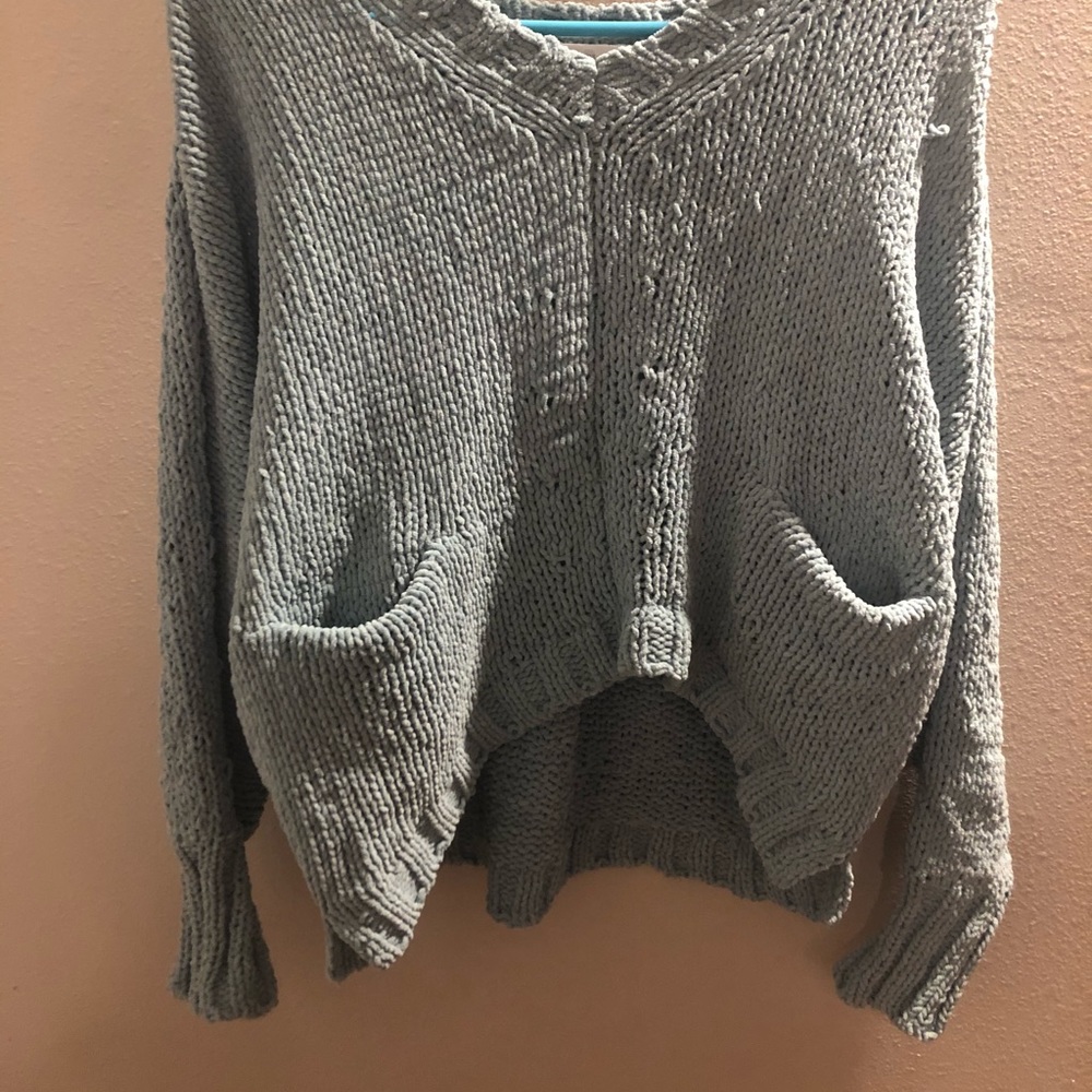 NVELOP Light Blue Knit Sweater